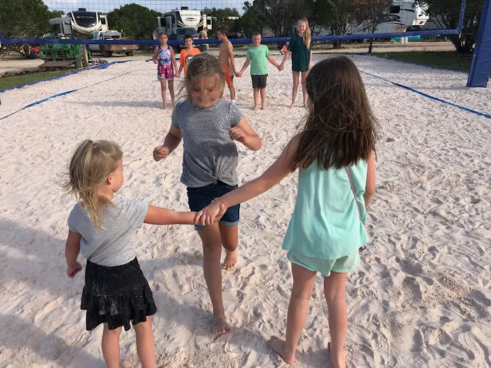 Lucky Horseshoe RV Park Picture 10