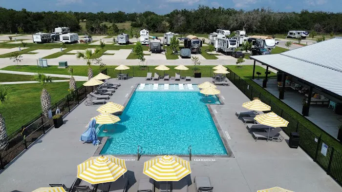 LHTX RV Resort Picture 3