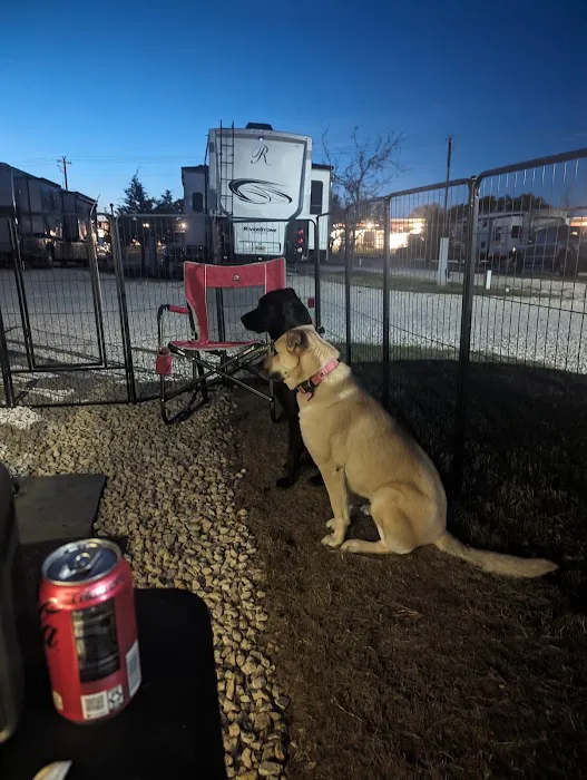 Central RV Park at Parkside Picture 7