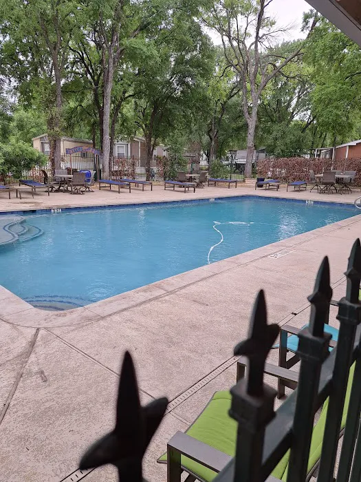 Royal Palms RV Resort and Manufactured Home Community Picture 4