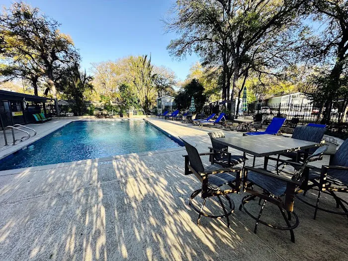 Royal Palms RV Resort and Manufactured Home Community Picture 2