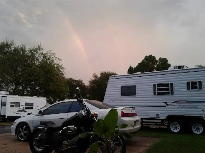 Royal Palms RV Resort and Manufactured Home Community Picture 7