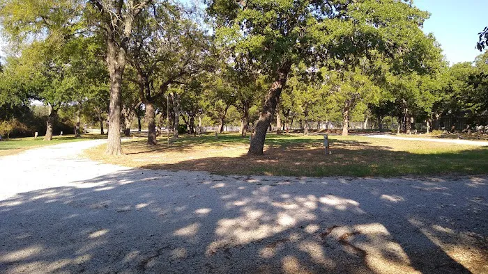 Shady Oaks RV Park Picture 8