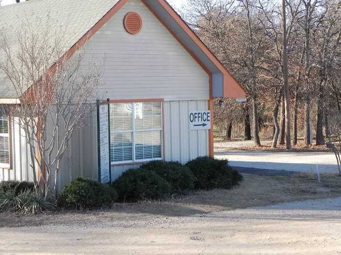 Alvord Oaks RV Park Picture 3