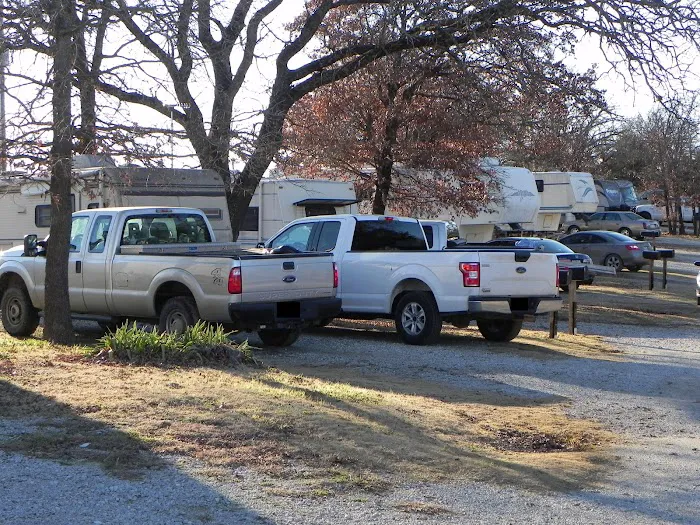 Alvord Oaks RV Park Picture 1