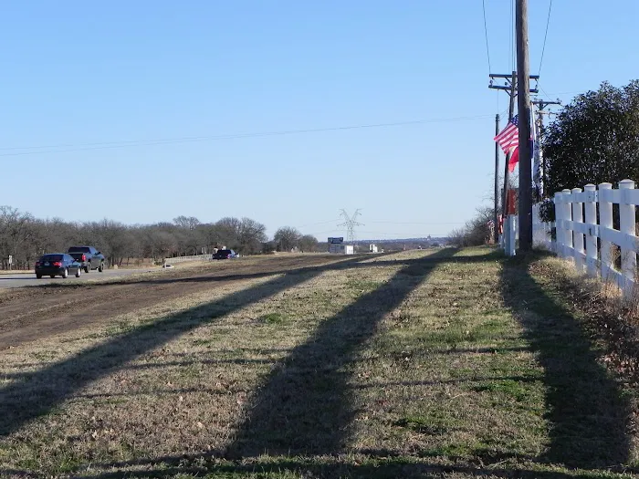 Alvord Oaks RV Park Picture 9