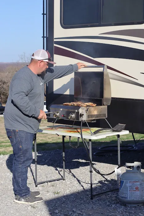 Over The Hill RV Park Picture 6