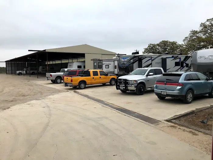 Hilltop Apartments and RV Park Picture 1