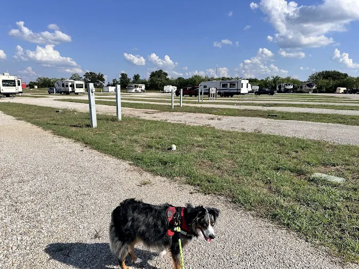 Pine Valley RV Resort Picture 6