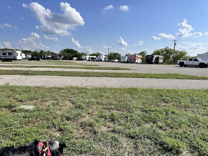 Pine Valley RV Resort Picture 10