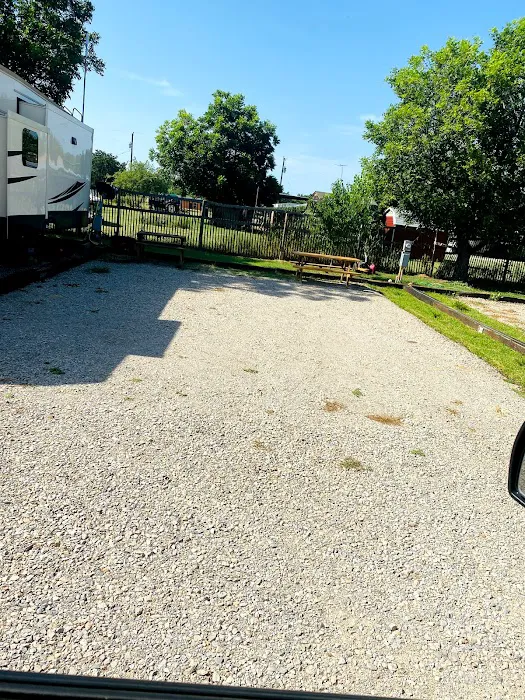 Rolling Creek RV Park Picture 7