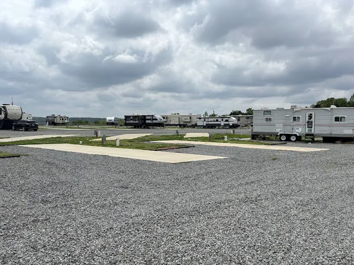 Hilltop RV Resort Picture 6