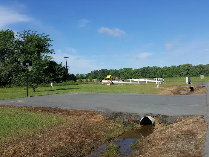 Moon Mobile Home Community Picture 4