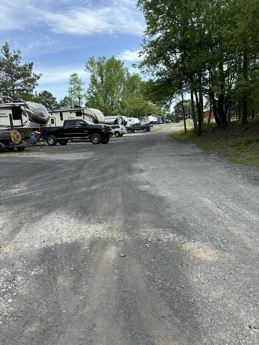 Sweet Escape RV Resort Picture 8