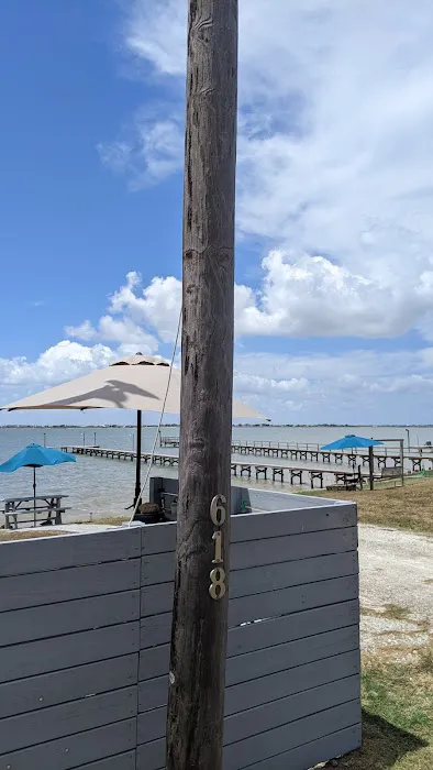 RV on the water Picture 4