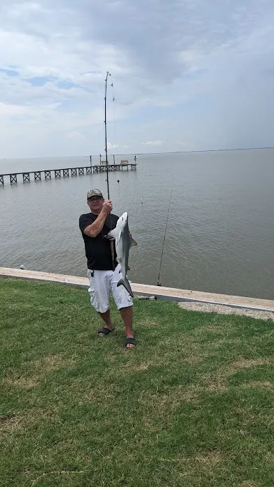 RV on the water Picture 3