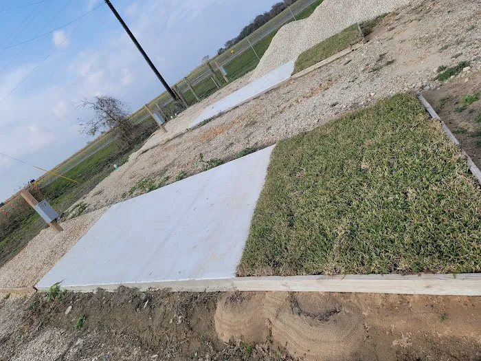 Country Living RV Park Picture 4