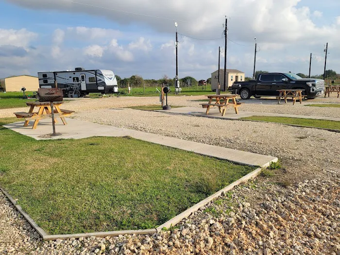 Country Living RV Park Picture 1