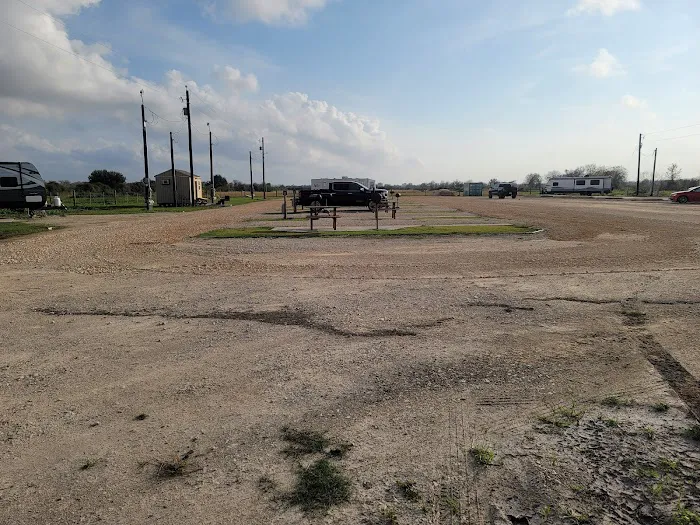 Country Living RV Park Picture 5