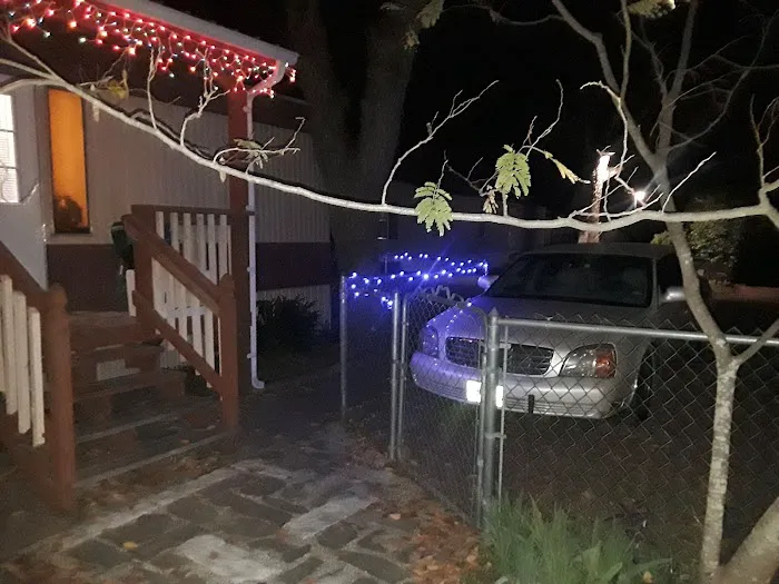 Aero Mobile Home Park Picture 9