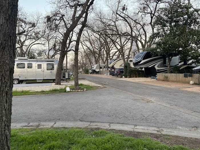 Pecan Grove RV Park Picture 1