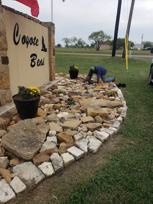 Coyote Bend Mobile Home & RV Prk Picture 5