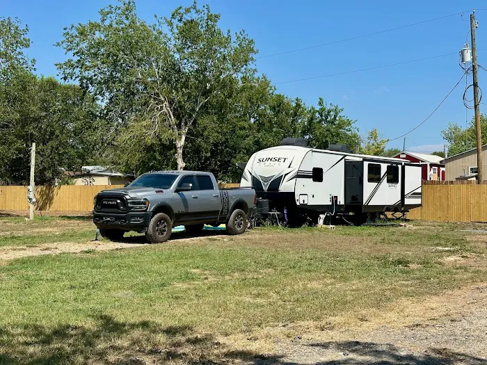 The Oasis RV Park - Nixon TX Picture 9