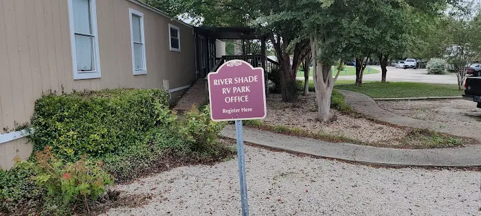 River Shade RV Park Picture 1