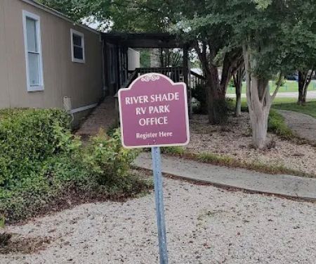 River Shade RV Park