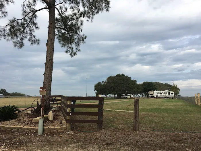 Gerhardt RV Park Picture 3