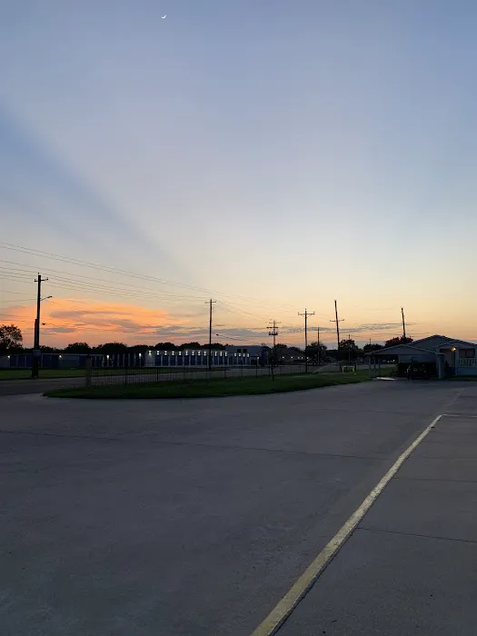 Camelot Place Picture 9