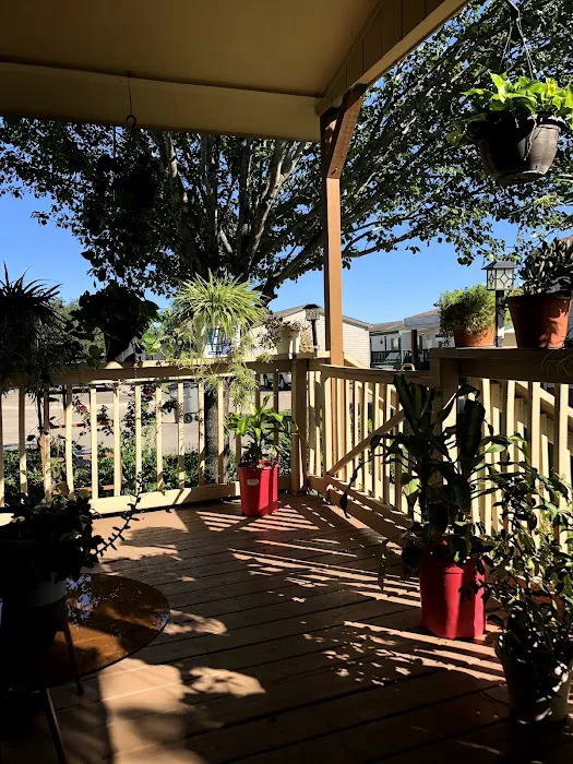 Camelot Place Picture 10