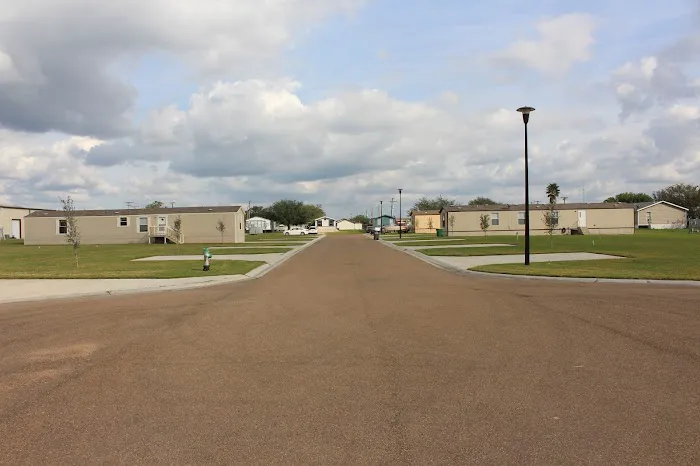 Royal Place Community Picture 1