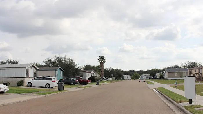 Royal Place Community Picture 2