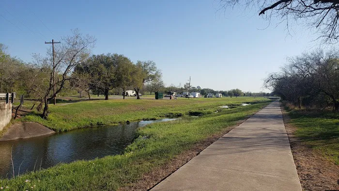 Victoria RV Park (River Park) Picture 2