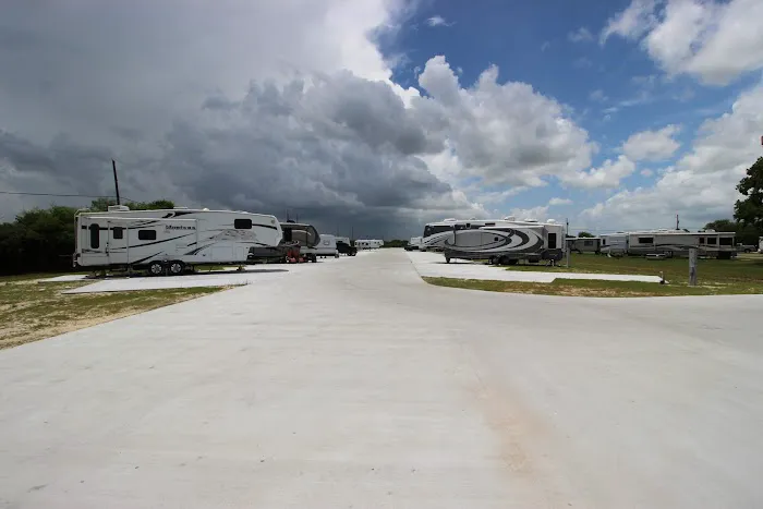 Gateway to the Gulf RV Park Picture 7