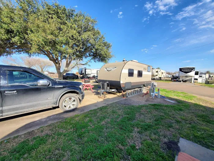 Dad's RV Park Picture 7