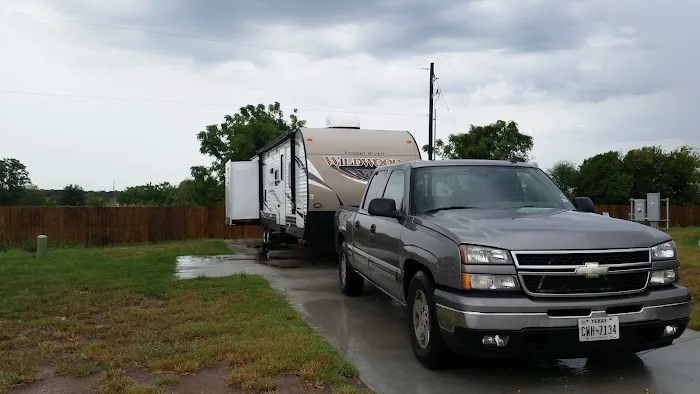 Dad's RV Park Picture 3