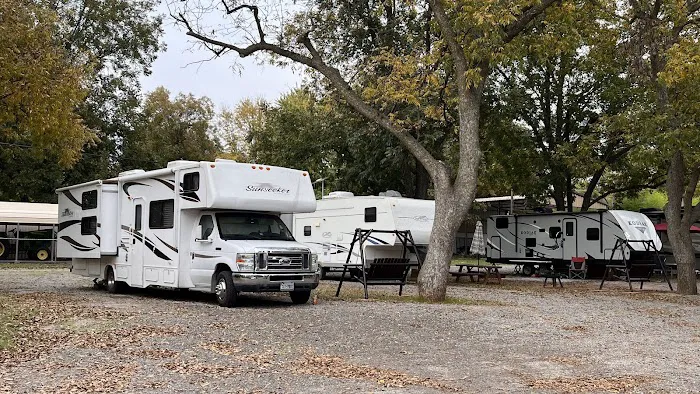 Wynnewood North RV Park Picture 9