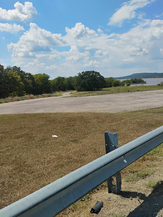 Wister Lake Cabins & RV Park Picture 3