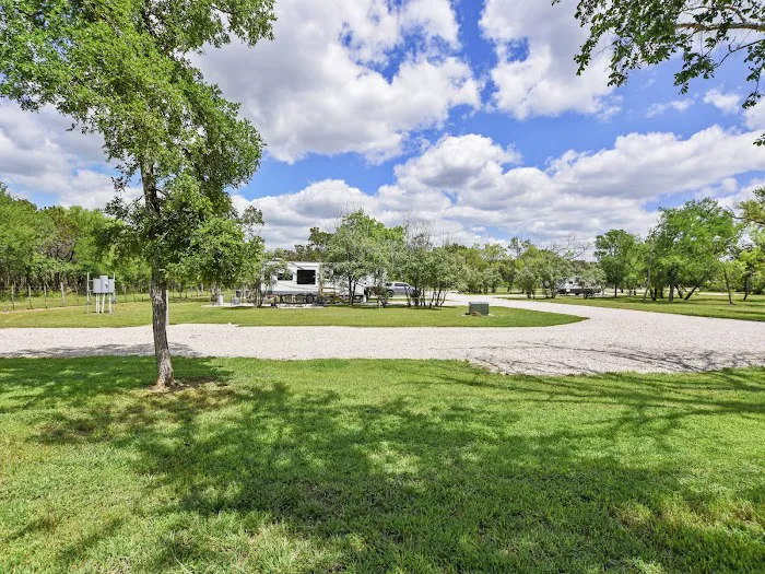 Cedar Bend RV Park Picture 2