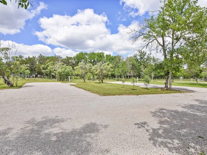 Cedar Bend RV Park Picture 1