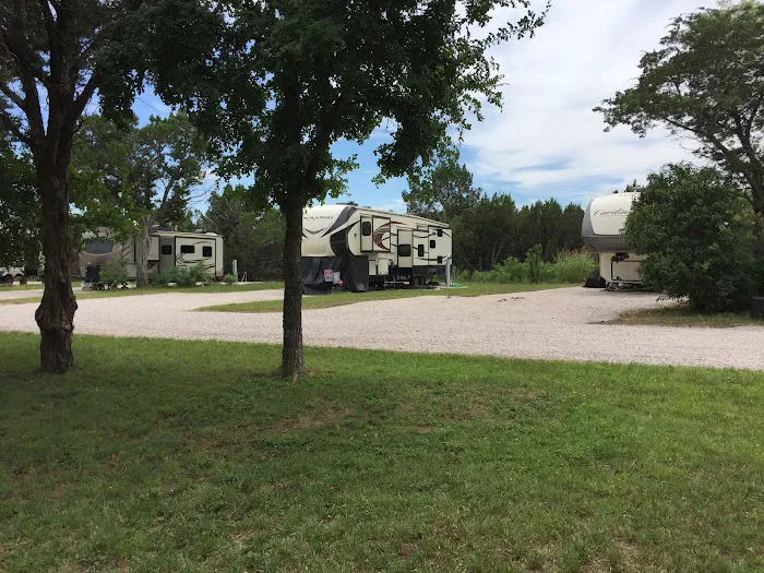 Cedar Bend RV Park Picture 9