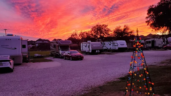 Big Oaks RV Park Picture 7