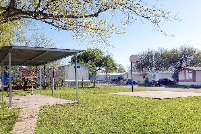 Paisano Manufactured Home Community Picture 6