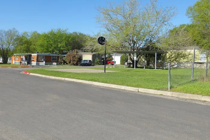 Paisano Manufactured Home Community Picture 10