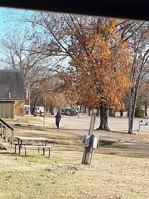 Morrilton RV Park Picture 6