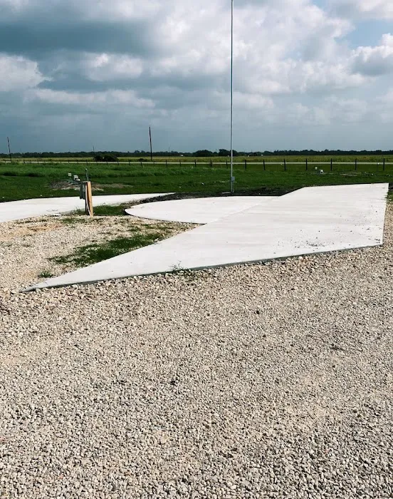 Enchanted Lakes of Edna Rv Park Picture 4