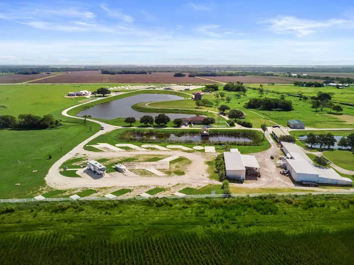 Enchanted Lakes of Edna Rv Park Picture 8