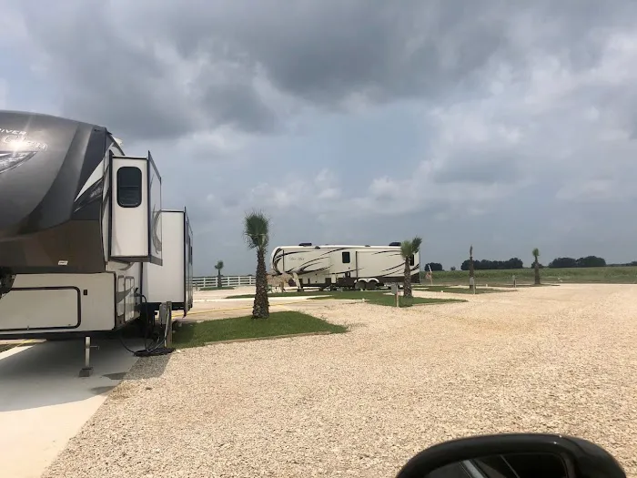 Enchanted Lakes of Edna Rv Park Picture 7